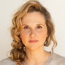 Caroline Bouchard als Lucie Giroux