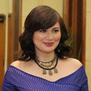 Francine Prieto als Dragon Lady