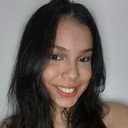 Luana Carriles als Stella