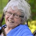 Saara Pakkasvirta als Djupsjöbackan äiti