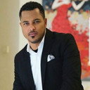 Van Vicker als Benny