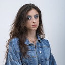 Estelle Attal als Julia