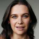 Andrea Valls als Nina