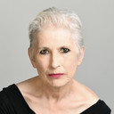 Caroline Burns Cooke als The Spiritualist