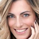 Julie Herbillon als The little Flower / The Postman
