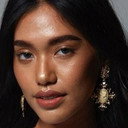 Mutchima Wachirakomain als Poon, Guy's Girlfriend