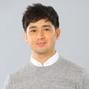 Bryan Santos als John