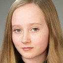 Sophie Jane Frick als Maya