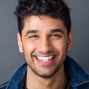 Umar Khan als Dayton Sidhu