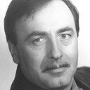 Валентин Кулик als movie theater singer