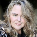 Lisa Donahey als Singer