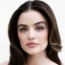 Lucy Hale als Jesse