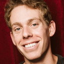 Lucas Zelnick als Ex-Football Bro