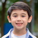 Lucas Andalio als Angelo