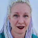 Kimera Le Grey als Background Extra