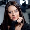 Cansu Dere als Defne