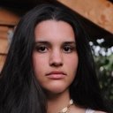 Kenza Benbouchta als Monia