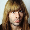 Bruce Dickinson als Self - Vocals