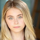 Sofia Shakarian als Josie