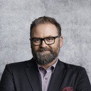 Adam Alsing als Self - Host