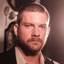 Jake Weary als Bill