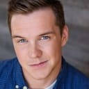 Blake Canning als Adrian Watts