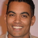 Terence Telle als Max