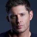 Jensen Ackles als Batman / Officer Wayne (voice)