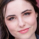 Sophia Ntovas als Teen Ava