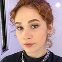 Burcu Söyler als Esma