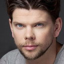 Andrew Chapman als Guy at Bar