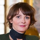 Alexandra Alévêque als Narrator (voice over)