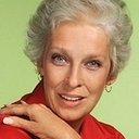 Julianna McCarthy als Ellen