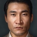 Rui Shang als Triad (uncredited)
