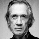 David Carradine als Captain Gates