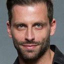 Henri Castelli als Carlos Madureira