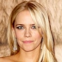 Jessica Barth als Pretty Blonde