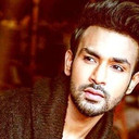 Naman Shaw als Adit Saxena