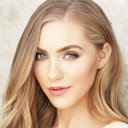 Jessica Sipos als Olivia Prescott