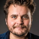 Bjørn Alexander als Stian