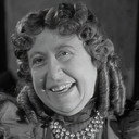 Andrée Vialla als Marquise Caroline de La Roche de Glun