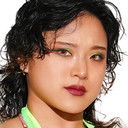 飯田沙耶 als Saya Iida