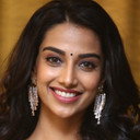 Meenakshi Chaudhary als 