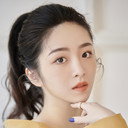 戴菲 als Hu Jiaying