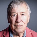 Jürgen Thormann als Voice on TV (voice) (uncredited)