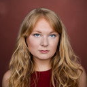 Abigail Johnson als Lucy