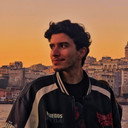 Halit Bingöl als Korsan Satıcı