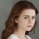 Matilda Freeman als Lilly
