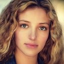 Samantha Nicole Dunn als Amelia