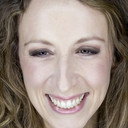 Caroline Arrouas als Chimox Secretary